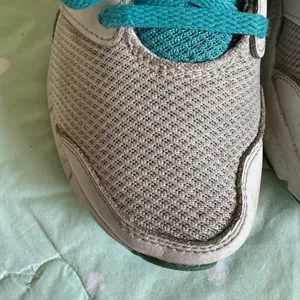 Nike Downshifter White and Teal Running Shoes Womens size 8 thumbnail 4