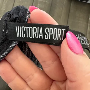 VICTORIAS SECRET SPORT Reflective Strappy Back‎ Sports Bra Size Large Like New thumbnail 5
