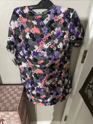 Dickies Women's Floral V-Neck Scrub Top in Purple, Pink, Black Sz S NWT thumbnail 2