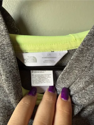 The North Face Women’s Gray Logo Hoodie Size Large thumbnail 4