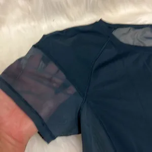 Lululemon Blueish‎ Green Sheer top size 4 C34 thumbnail 3