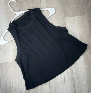 Lululemon Crop Tank all yours animal print light womens Black (small) casual thumbnail 1