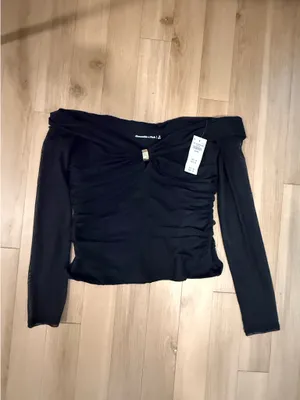 Abercrombie Off-The-Shoulder mesh top thumbnail 3