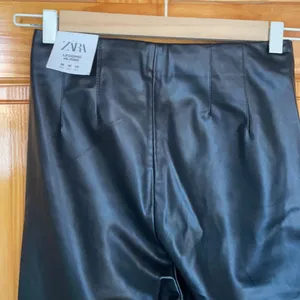 Zara HIGH-WAISTED FAUX LEATHER LEGGINGS M thumbnail 3