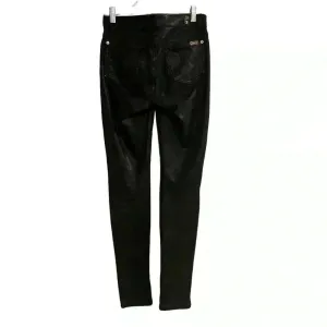 7 For All Mankind Women's Skinny‎ Jeans Size 24 Black Coated thumbnail 3