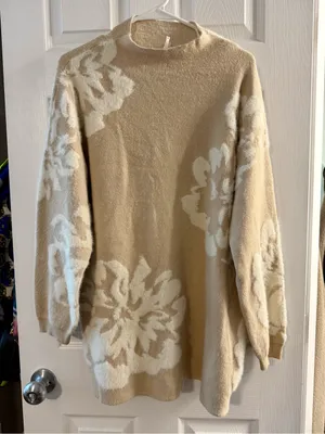 Anthropologie Beige Floral Crewneck Women’s Sweater Size M thumbnail 1