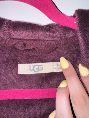 UGG Sweater thumbnail 3