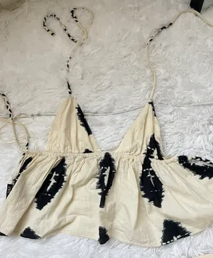Top Urban Outfitters thumbnail 2