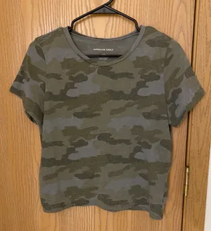 American Eagle Outfitters T-shirt thumbnail 1