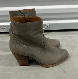 Frye Essa Bootie Size 9.5 Nubuck leather thumbnail 1