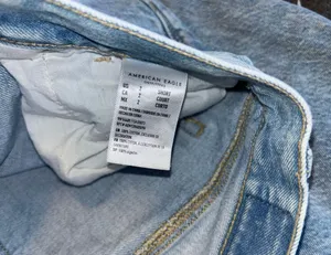 American Eagle Outfitters Mom Jean thumbnail 8