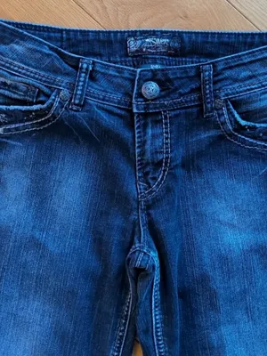 Silver Jeans Suki 17" Women's Sz 31x33 Stretch Dark Denim Boot Cut Embellished thumbnail 2