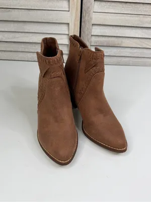 ZIGI SOHO Women's "Halyn" Brown Western Whipstitch Pointed Toe Ankle Boots-8 thumbnail 3