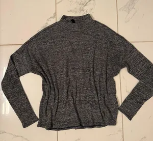 H&M Mockneck Pink Sweater thumbnail 1
