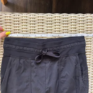 Lululemon Mid Rise Dance Studio Crop 4 Athleisure workout yoga travel outdoors‎ thumbnail 9