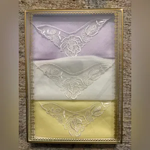 NIB Set of 3 Vintage Handkerchiefs thumbnail 3