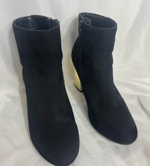 Steve Madden ankle suede black booties with gold heel size 7 thumbnail 1