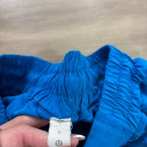 Lululemon Hotty Hot Low-Rise Lined Short 4" Poolside Blue Women Size 6 thumbnail 2