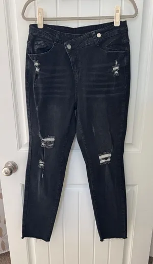 Black Distressed Women's Jeans - Casual High-Rise Skinny thumbnail 1