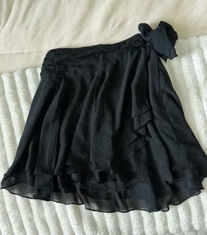Aerie Black Ruffled Women's Skirt with Bow Accent thumbnail 1