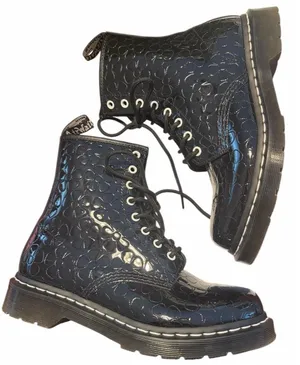 Dr Martens 1460 Women Size 9 Jungle Patent Leather Flower Emboss Boot Black thumbnail 1