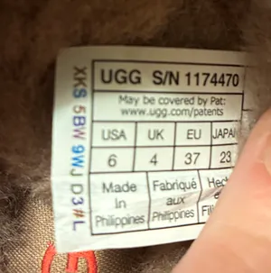 UGG Tasman II Slippers in Sand/Dark Cherry thumbnail 12