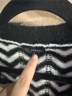 Women’s Blu Pepper Black & White Chevron Button-Front Cardigan Size Small thumbnail 3