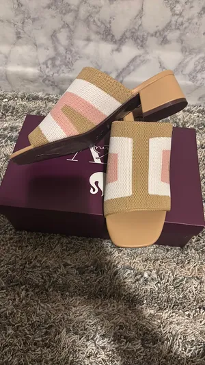 Women’s Colorblock Block Heel Slide Sandals – Size 8 thumbnail 3