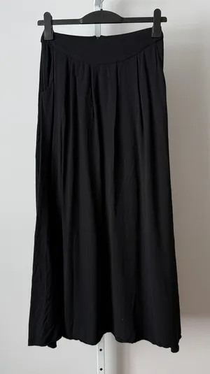 Y2K Love21 XS Black‎ Maxi Skirt Pleated Minimalist Casual Whimsigoth Witchy Boho thumbnail 1