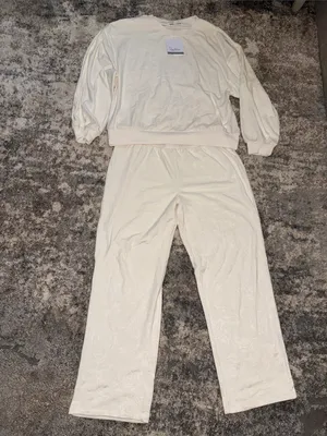 Cream Women's Lounge Sweatshirt & Pants Set thumbnail 2