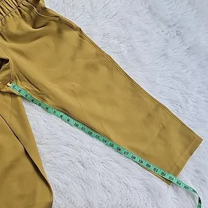 Lululemon On the Fly Crop Pants‎ *Woven 23" Vintage Gold Yellow Mustard Size 6 thumbnail 11