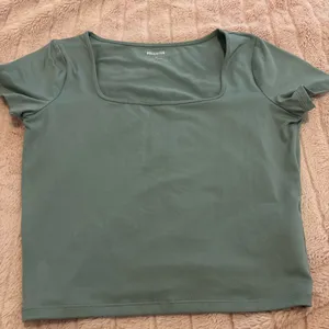 Hollister Top thumbnail 1
