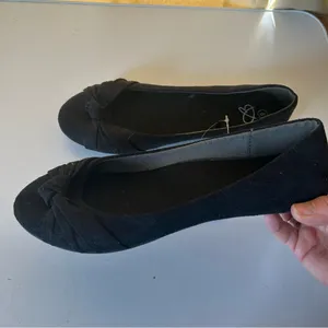 Classic Black Knot Ballet Flats - Women thumbnail 2