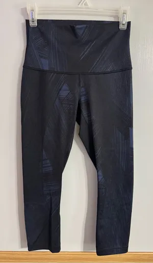 lululemon athletica Navy and Black Leggings with Brushstrokes Size 6 thumbnail 1