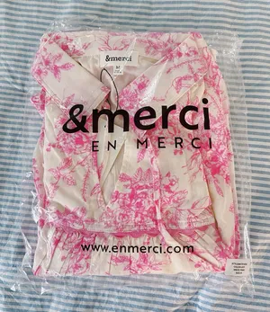 &merci Pink Floral Toile Scalloped Blouse thumbnail 1
