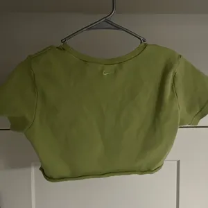 Nike shirt thumbnail 2