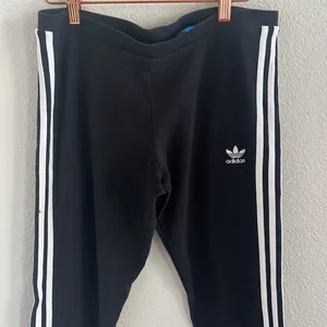 Adidas Essentials 3-Stripes Leggings Black White Embroidered Trefoil Logo Large thumbnail 4