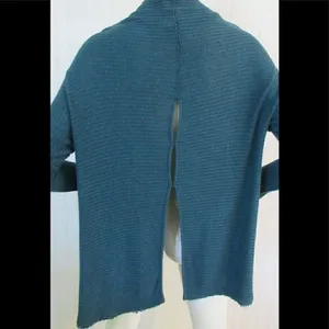 Anthropologie We the Free top open back sz Medilum thumbnail 2