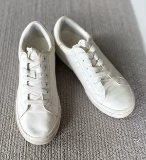 A New Day White Perforated Sneaker Tennis Shoes Size 7 thumbnail 1