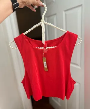 SKIMS Size 4X RUNS SMALL Cotton Rib Super Crop Tank Ruby AP-CRP-1399 NWT thumbnail 1