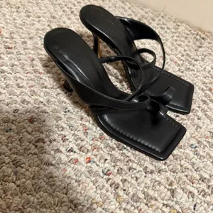 NA-KD Crossed Toe Strap Heels Black- Size 36 thumbnail 7