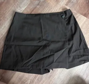 H&M Skort thumbnail 1