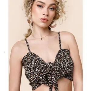NWT Jenna Tie Front Cami 44 Leopard print.‎ Size Medium Black thumbnail 3