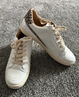 Emmer & Oat Boutique Womens Low Top Sneakers White Croc Leopard Stripe thumbnail 1