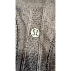 Lululemon Swiftly Tech Racerback Tank Top Black Size 6 Activewear 4368 thumbnail 4