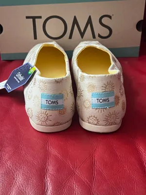 Authentic Tom’s Alpargata Women’s Slip on Foil Sunny Days Print Women’s size 9 thumbnail 3