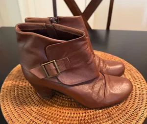Kelly & Katie Brown Ruched Buckle Ankle Boots Women 9.5 Zip Stacked Heel Booties thumbnail 1