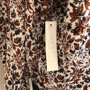 NWT Abound Floral Balloon Sleeve Oversized Blouse thumbnail 5