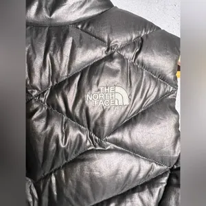 The North Face Women’s Green/Black Puffer Down Filled Vest 550. Size XS thumbnail 5