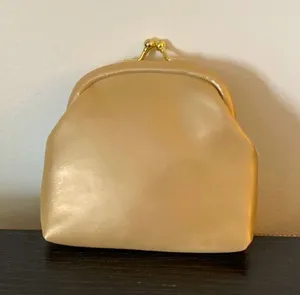 Vintage Gold Faux Leather Kiss Lock Crossbody Bag with Chain Strap thumbnail 1